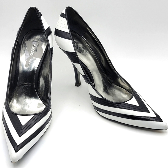 Carlos by Carlos Santana Shoes - Carlos Santana "Casino" Leather Pointed Toe Stiletto Size 9M. S1026